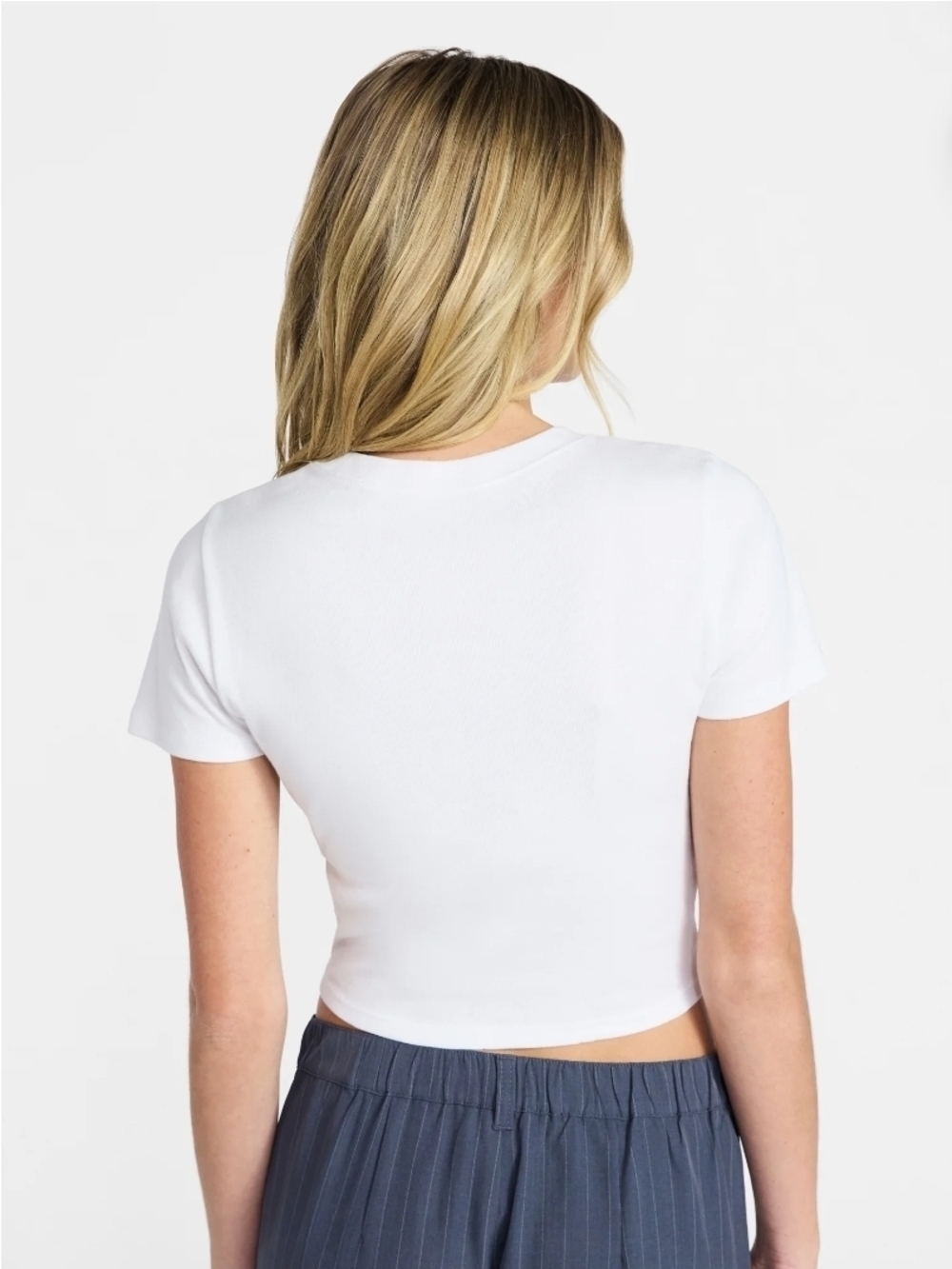No Boundaries NEW Le Croissant Graphic Crop Crew Tee - Juniors Large 12-14 - Picture 4 of 6